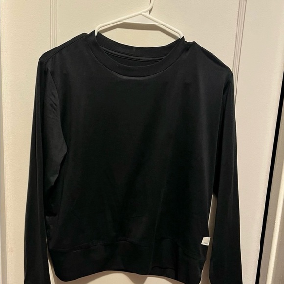Vuori Women's Black top - Picture 3 of 4